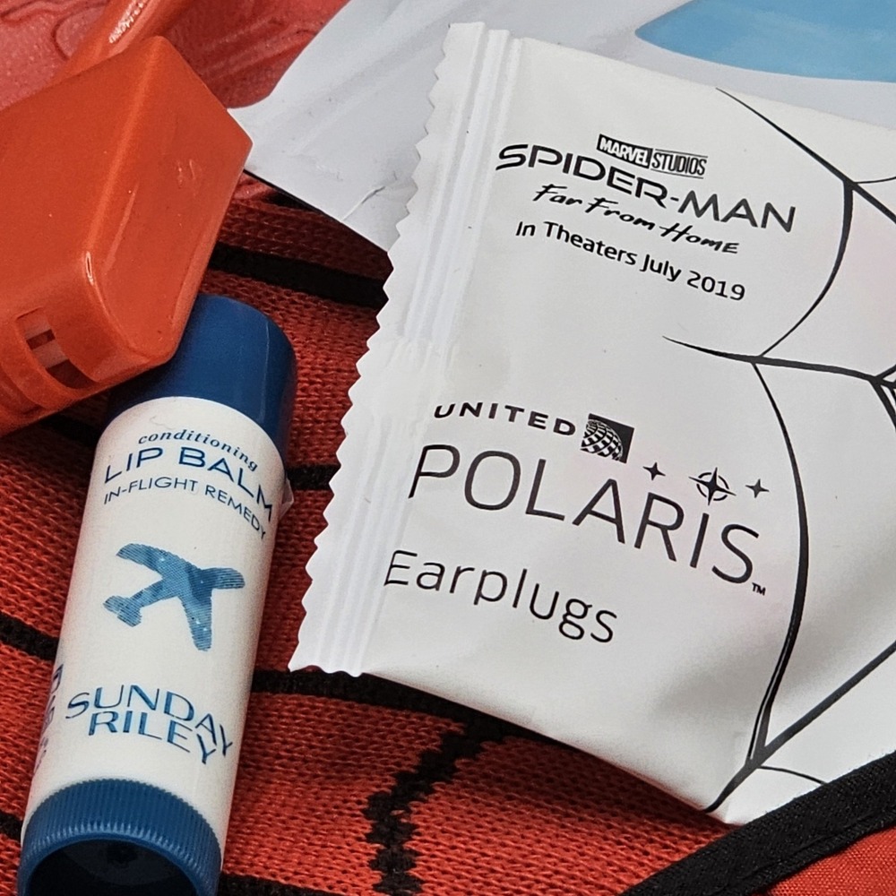 United Airlines Polaris Spiderman Amenity Travel Bag Red Marvel Comics unused - Picture 7 of 13